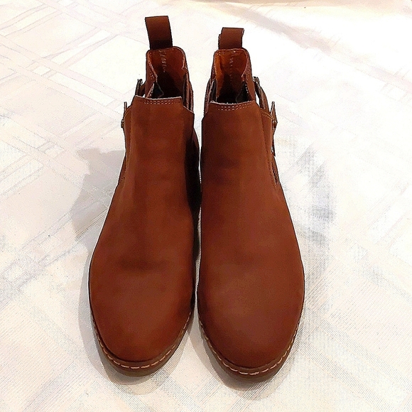Kisco Brown Ankle Boots - Picture 1 of 3